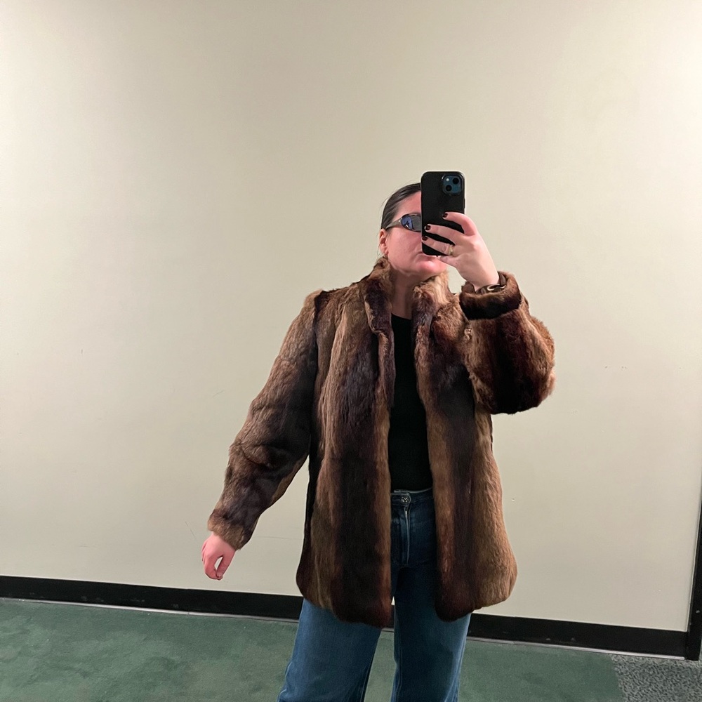 Elegant Women's 100% Genuine Fur Coat sourced in Paris